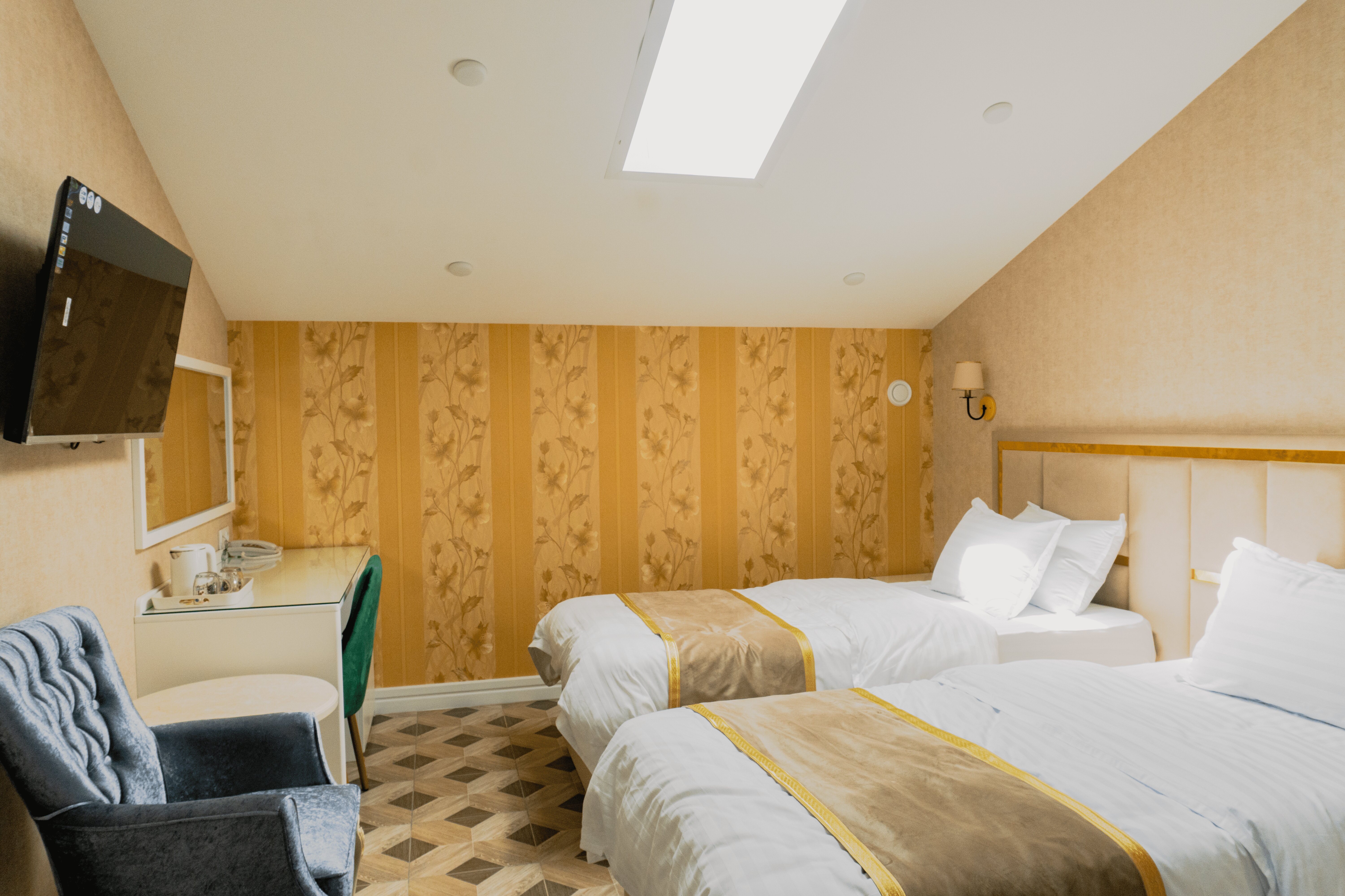 Фото Ayniy Hotel