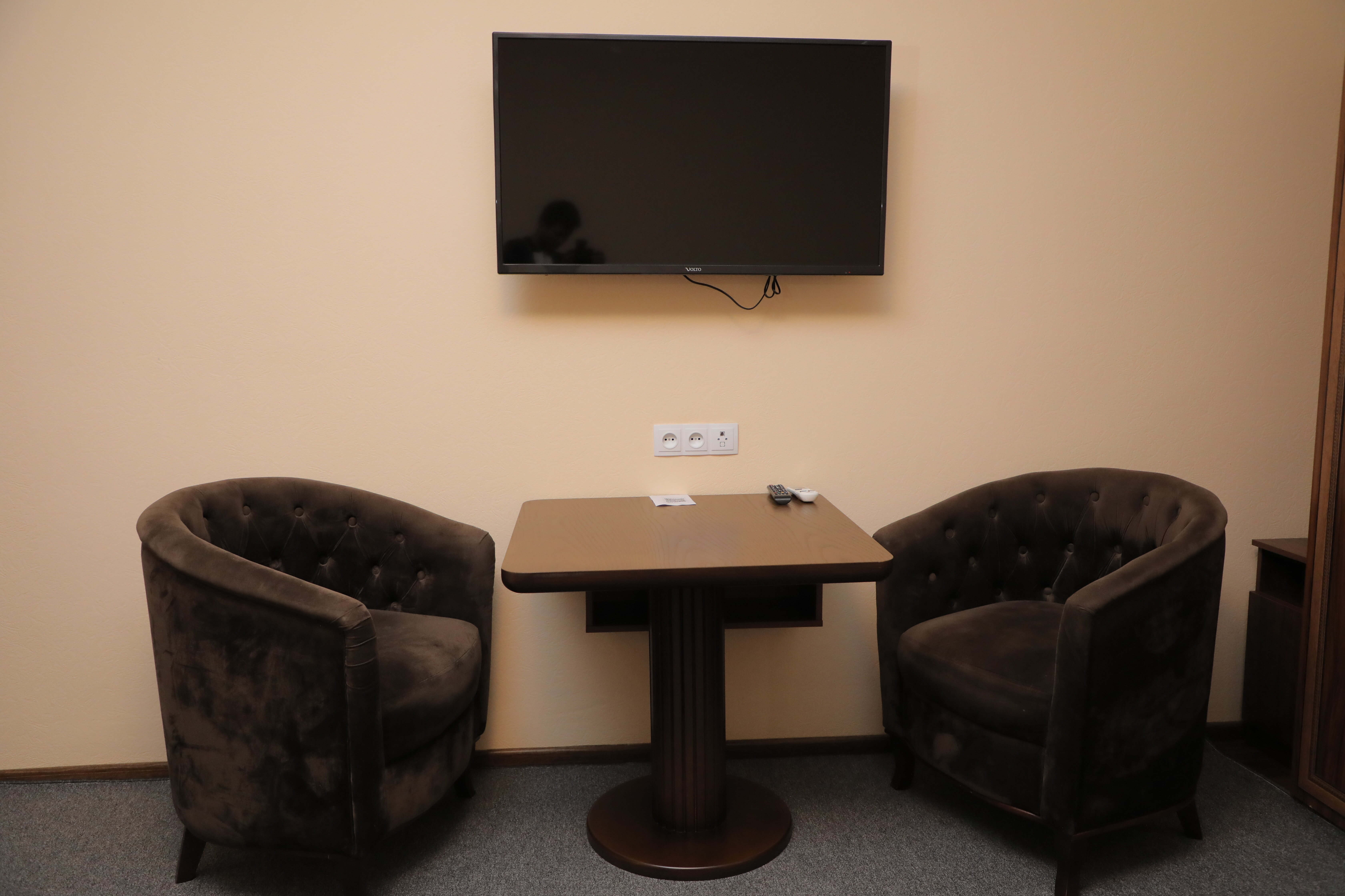 Фото Brick House