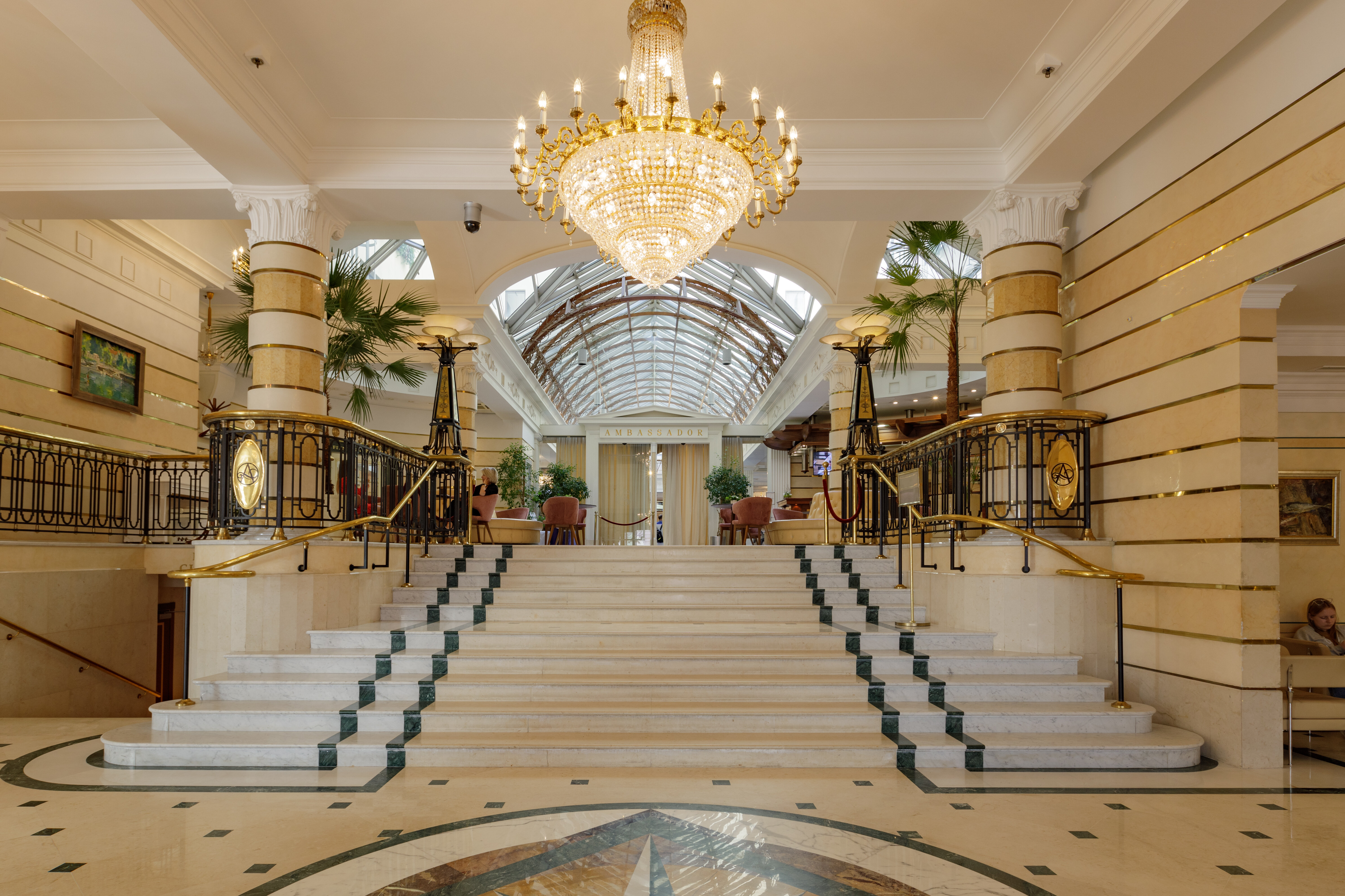 Фото Амбассадор