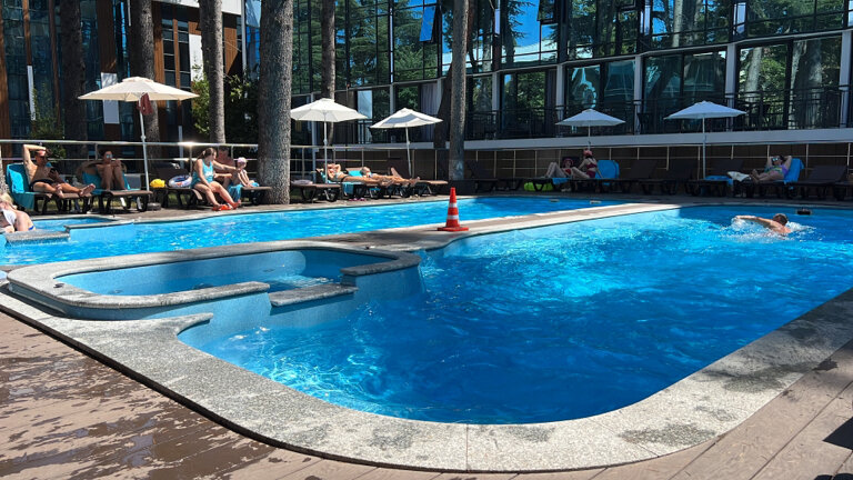 Фото Mirror Family