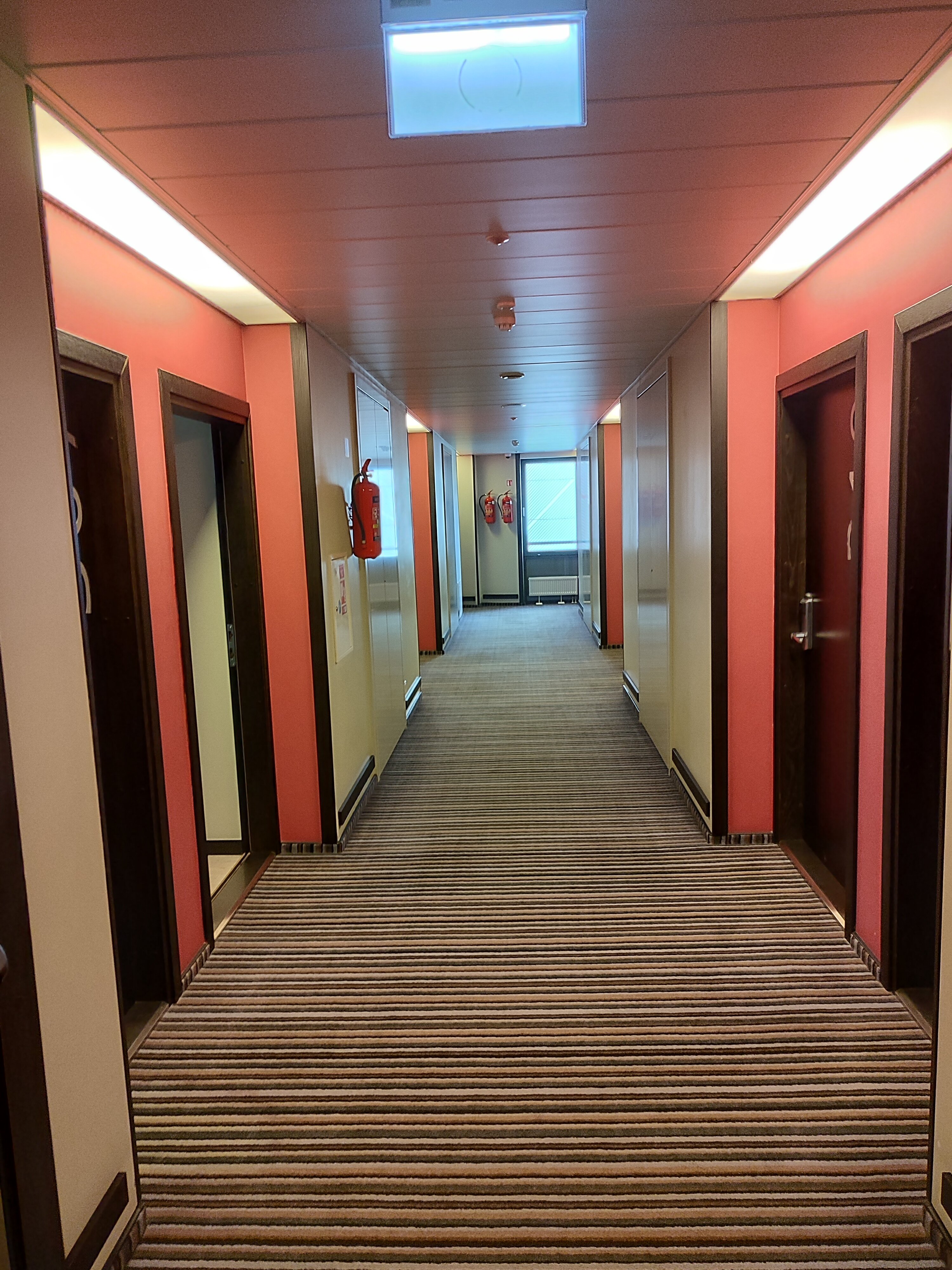 Фото Comfort Hotel Lt