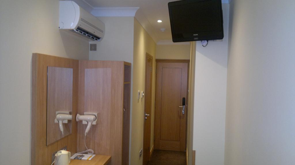 Фото Comfort Inn Hyde Park