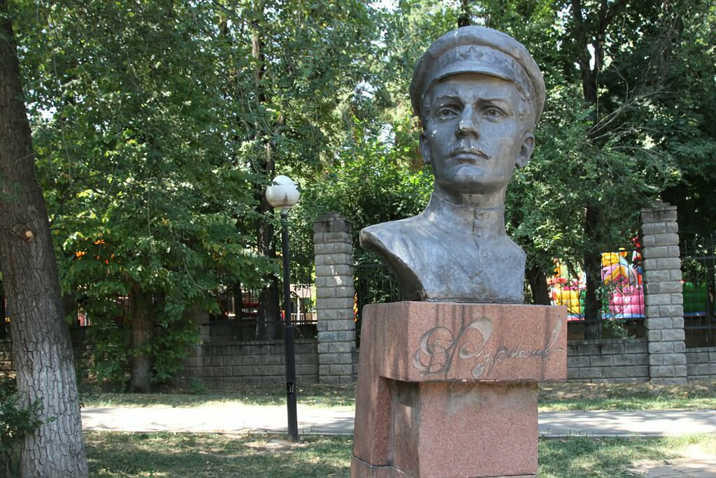 Monument, memorial D. A. Furmanov, Almaty, photo