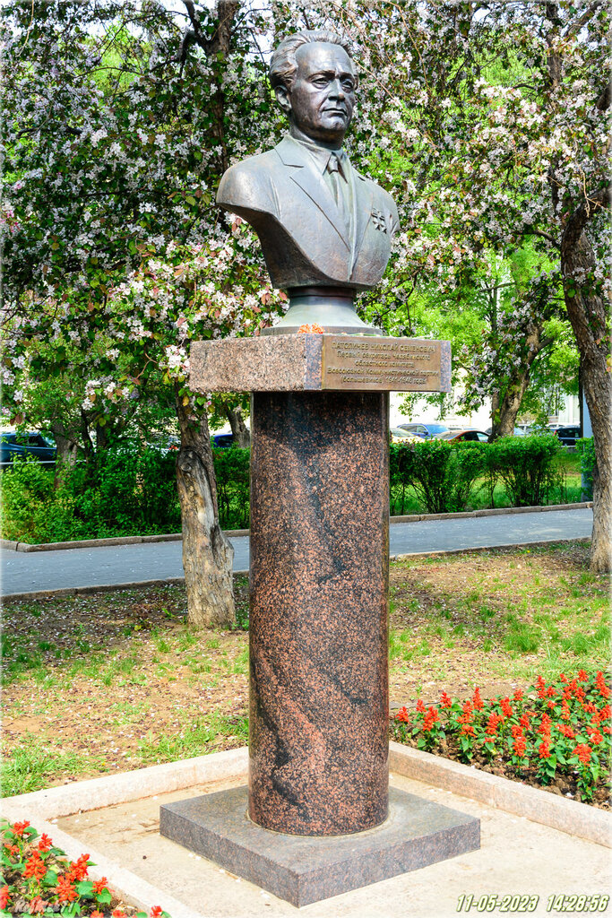 Monument, memorial Бюст Николая Семёновича Патоличева, Chelyabinsk, photo