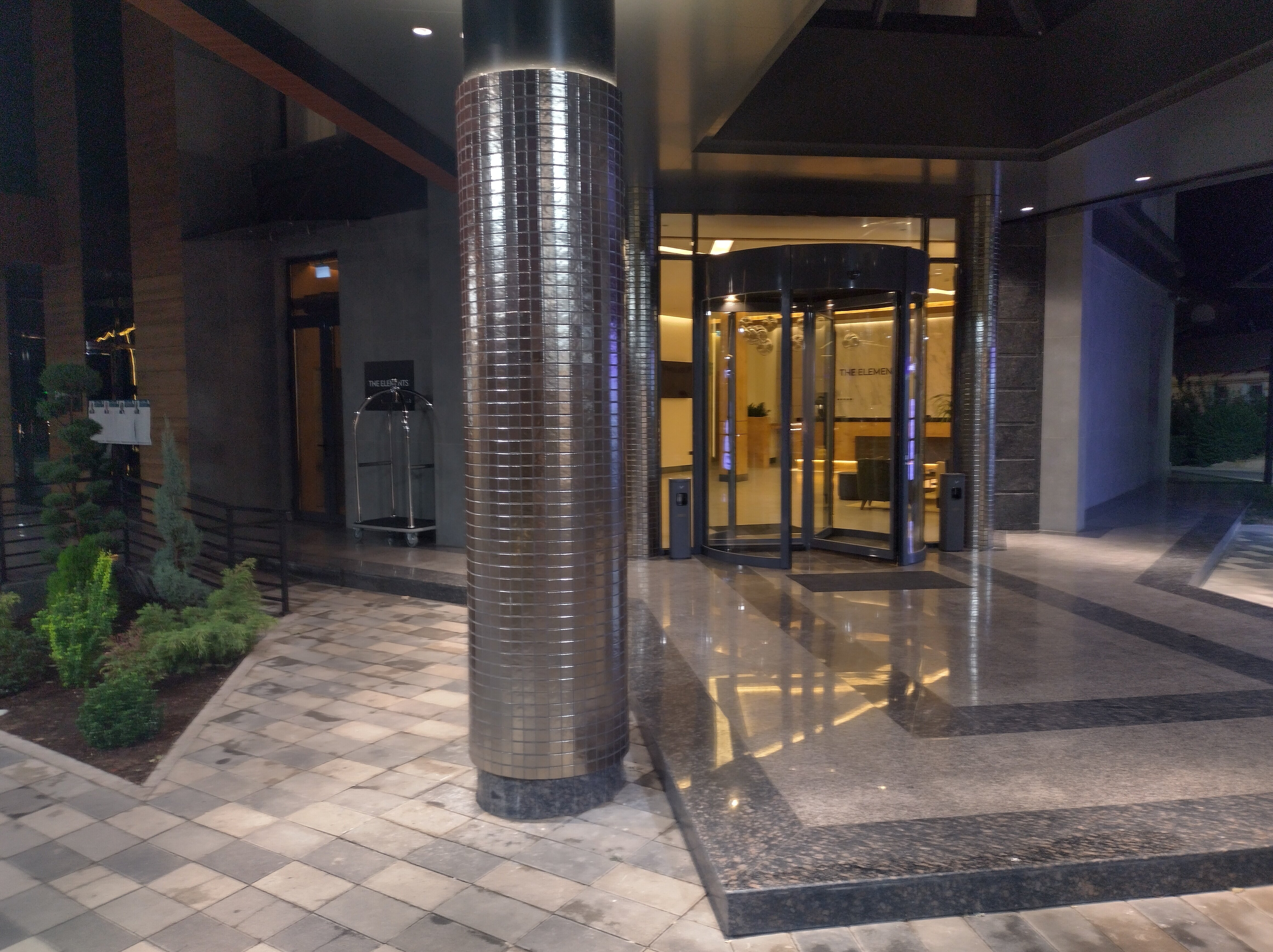 Фото The Elements Hotel