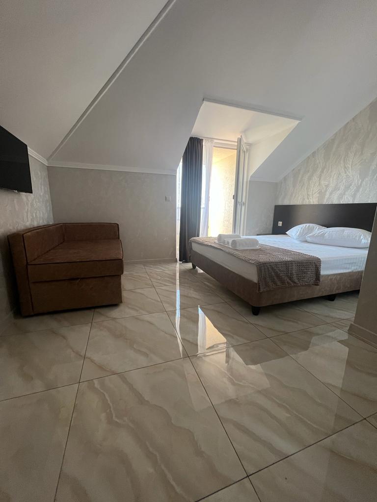 Фото Адонис