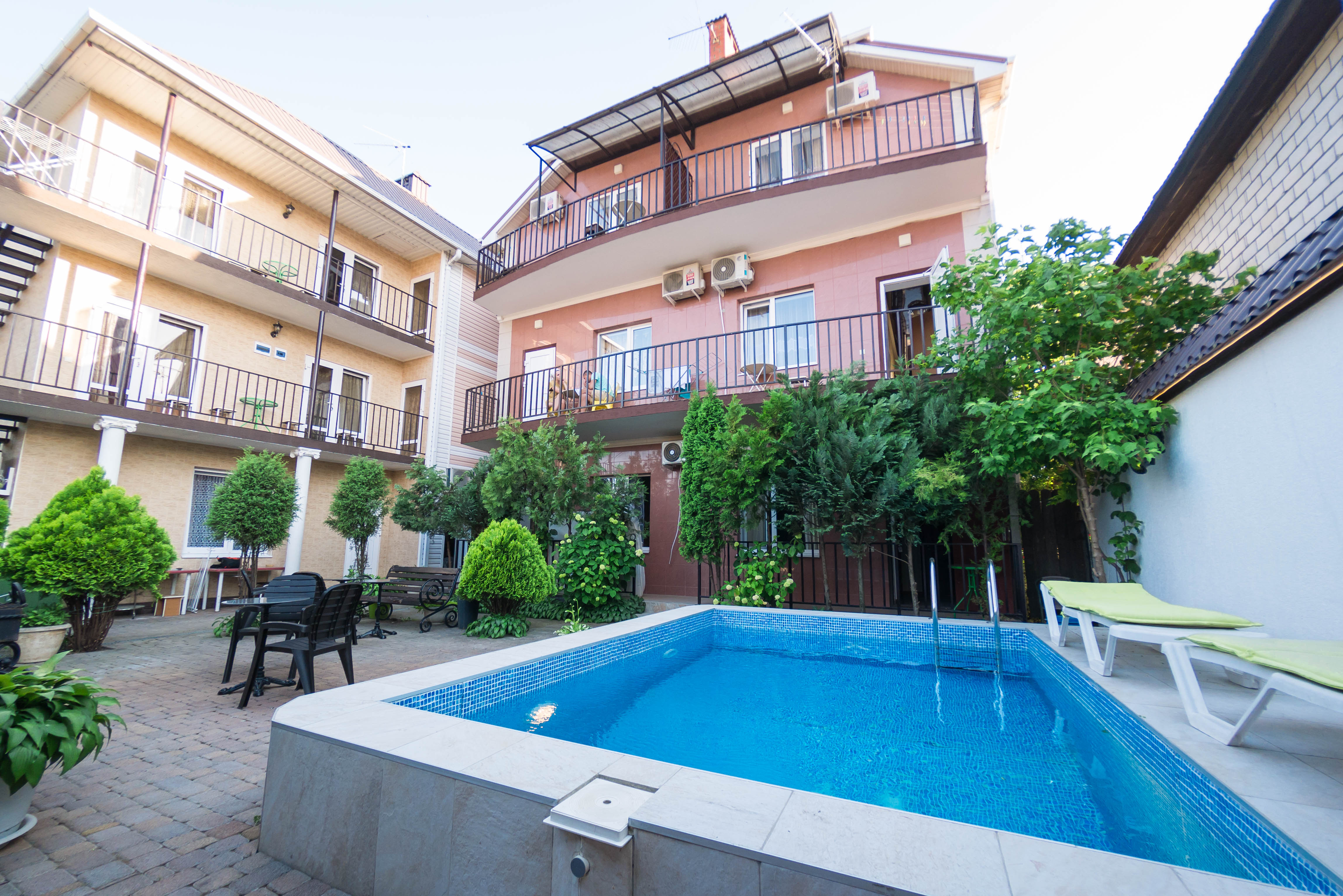 Фото отеля 1