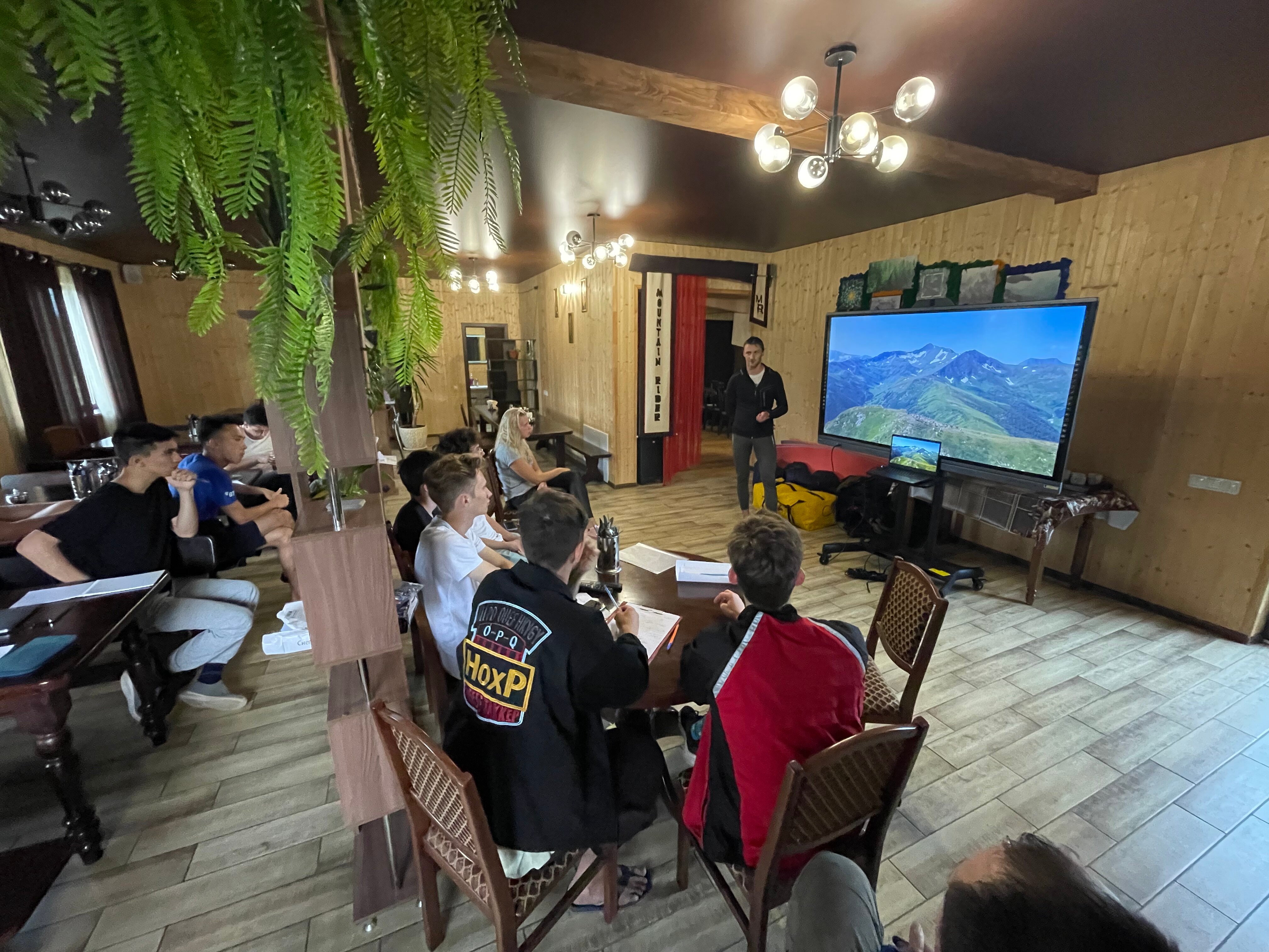 Фото Горное озеро от Травел Хотелс Антураж