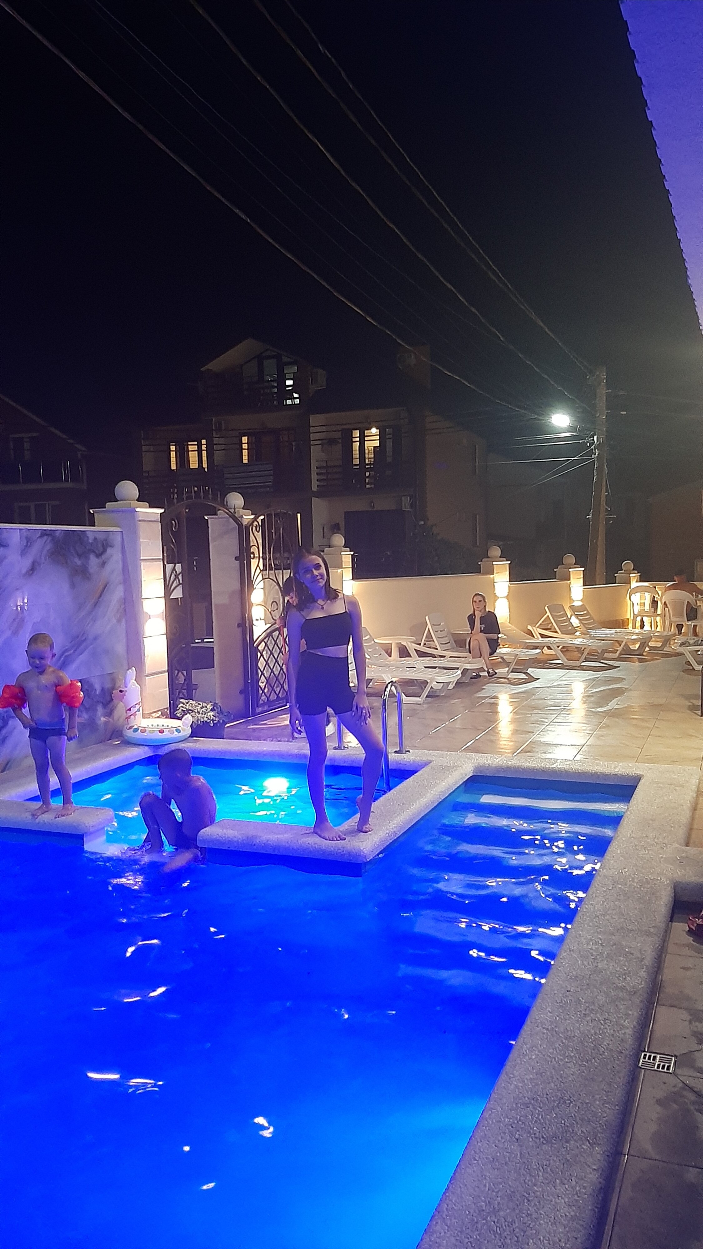 Фото Адонис