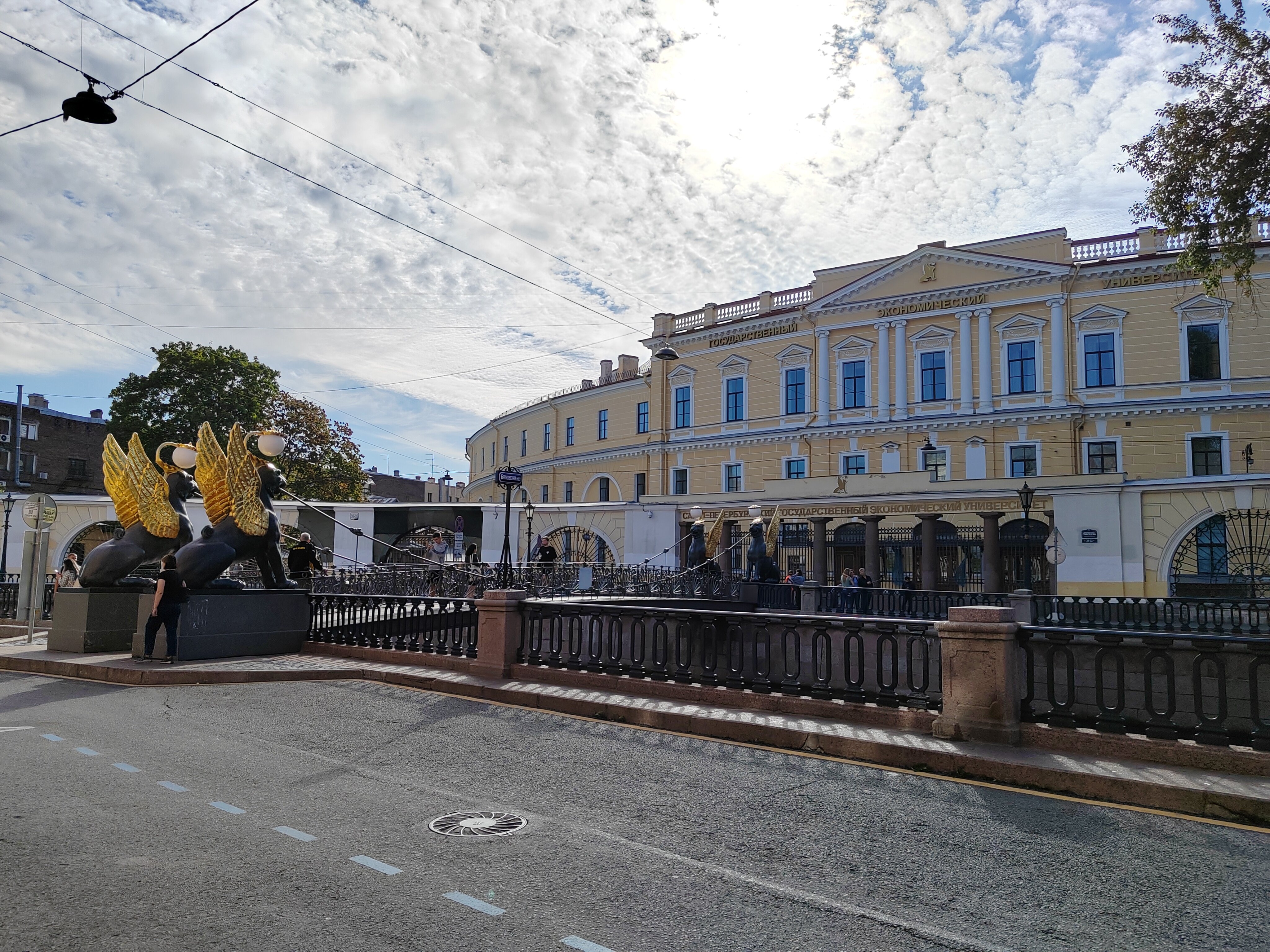 Фото Грифон