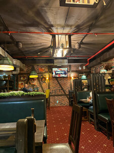 Hops and Pine cone (Cheboksary, Kompozitorov Vorobyovykh Street, 20) ، حانة، بار