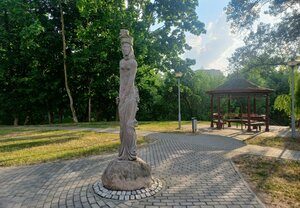 Genre sculpture (Grodna, skvier Šviejcarskaja dalina), escultura de genero