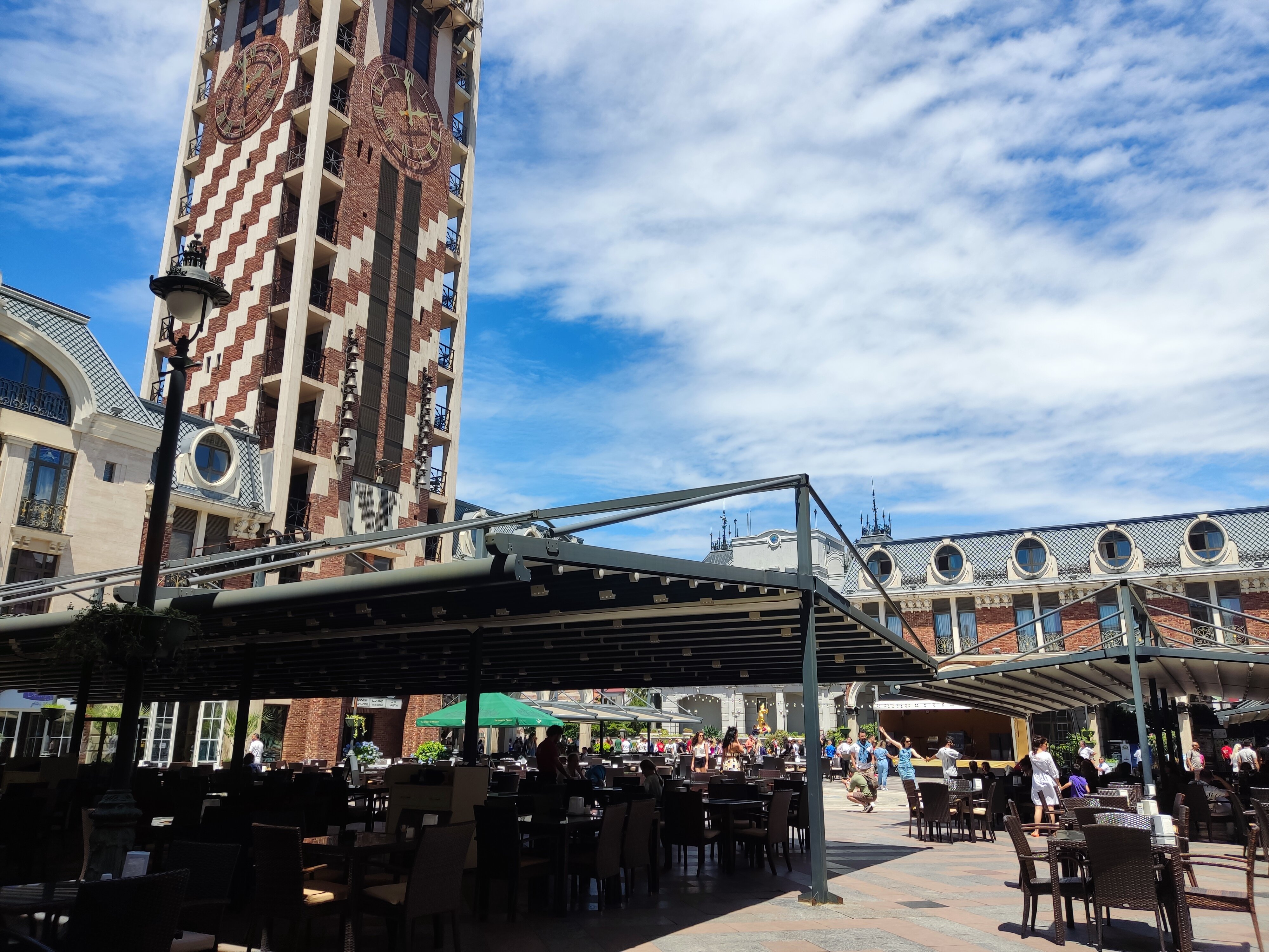 Фото Piazza Four Colours