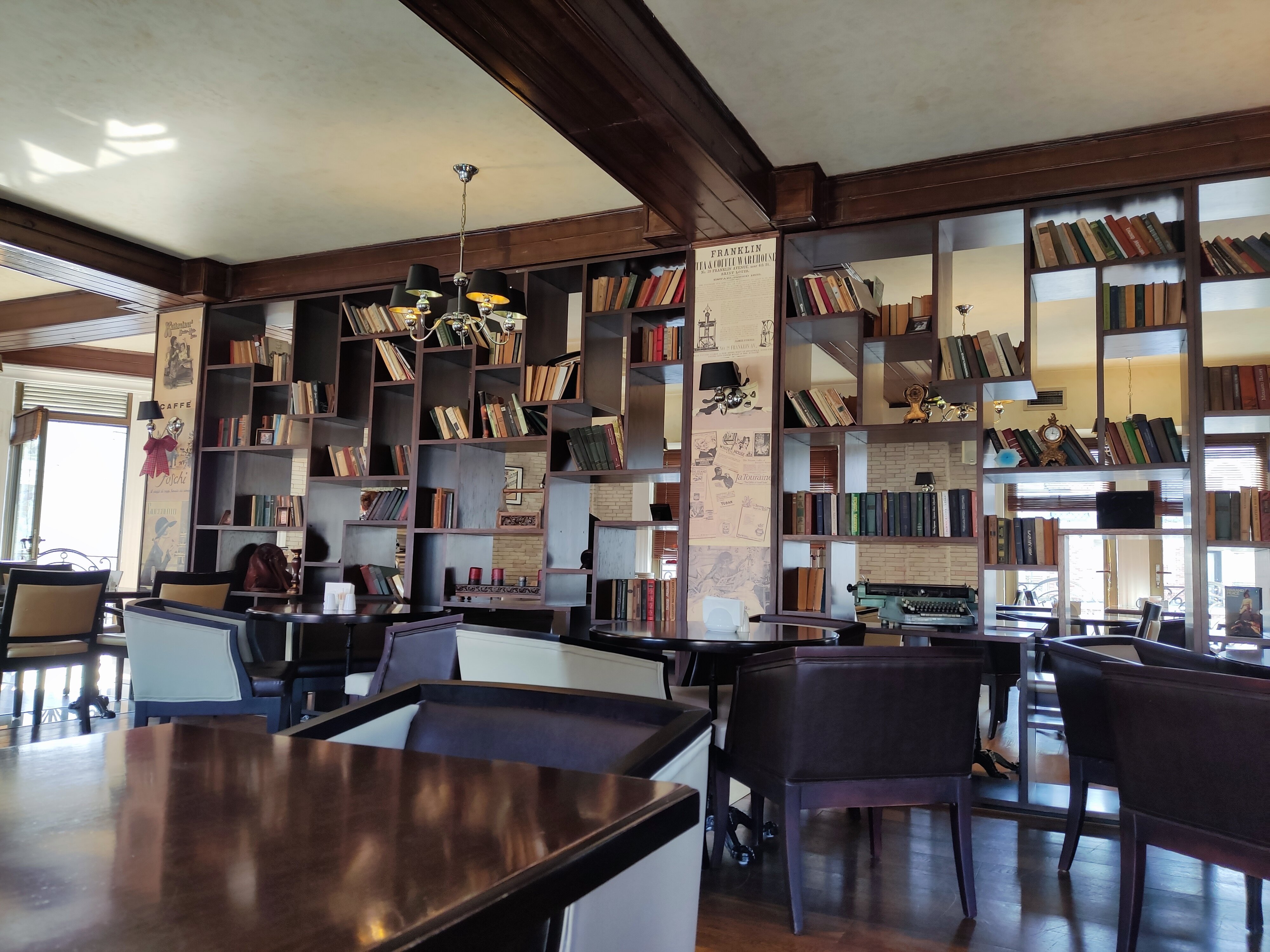 Фото Piazza Four Colours