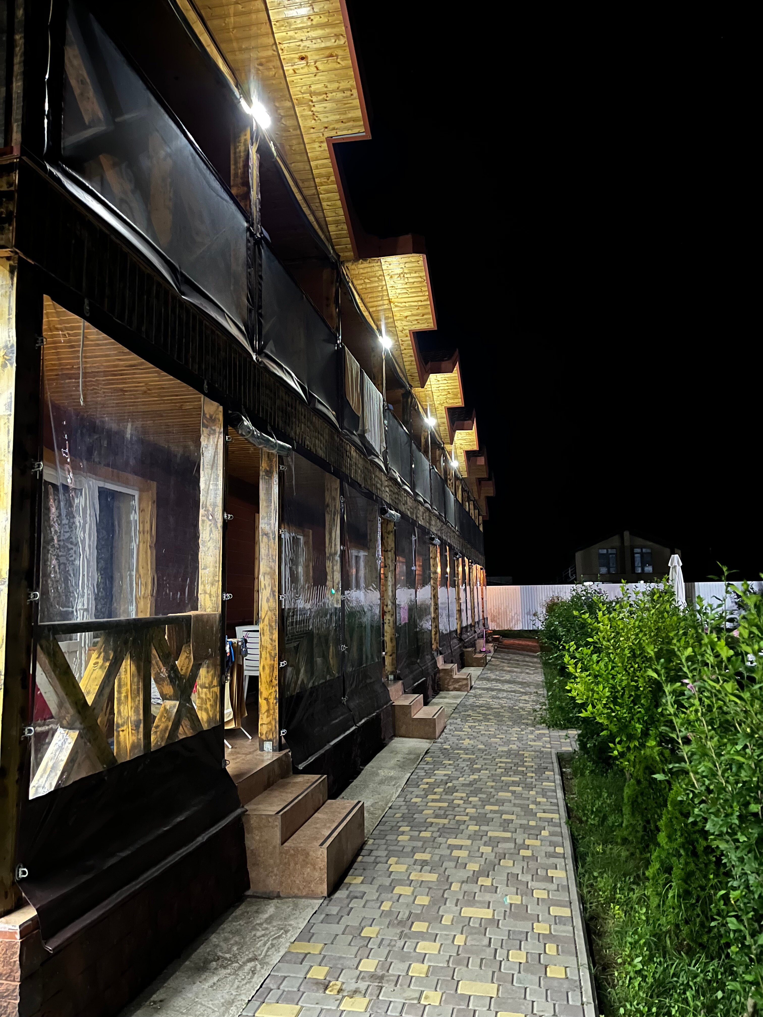 Фото Миланд