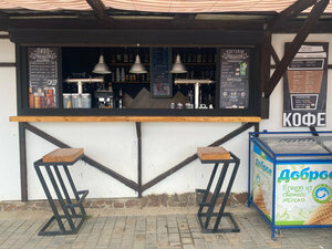 Joy (Autonomous Republic of Crimea, Feodosiyskiy gorodskoy sovet, Urban-Type Settlement of Kurortnoye), bar, pub