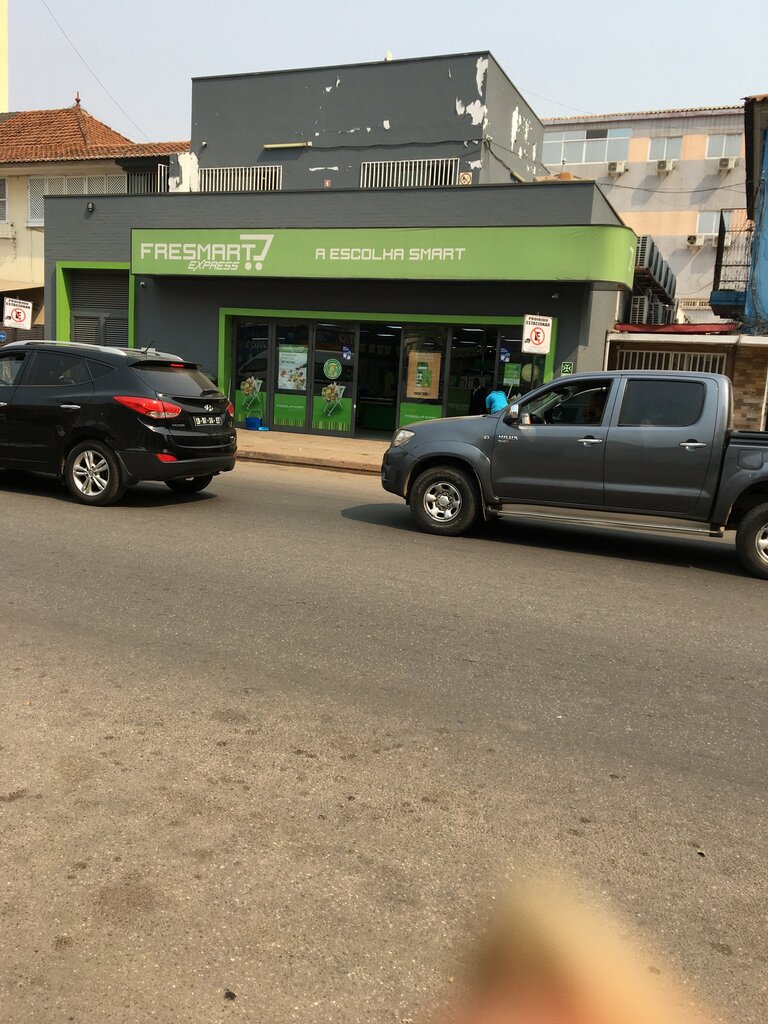 Supermarket Fresmart, Loanda, photo