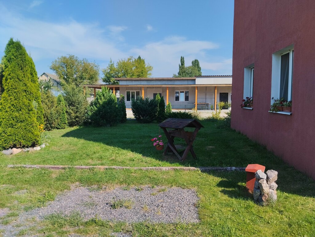 Hotel K-l.by, Luninets, photo