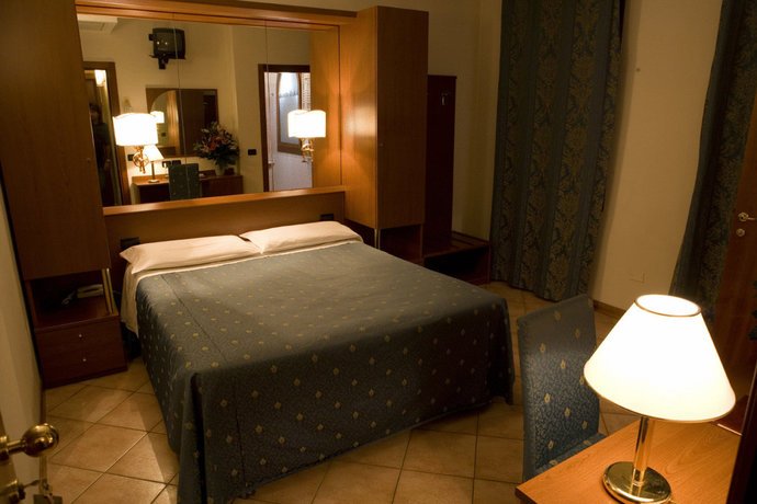 Фото Hotel Criss