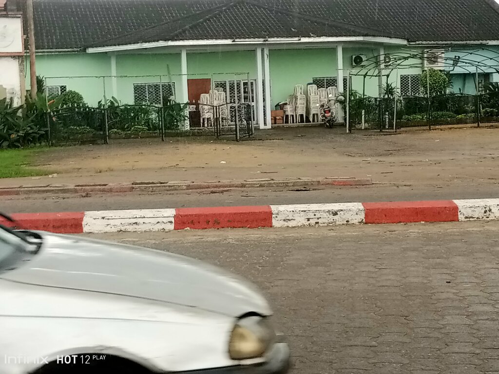 Convenience store Salle de Spectacle Nanfang, Douala, photo