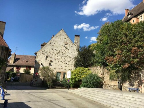 Гостиница Inter-hotel Montluçon de l'Univers в Монлюсоне