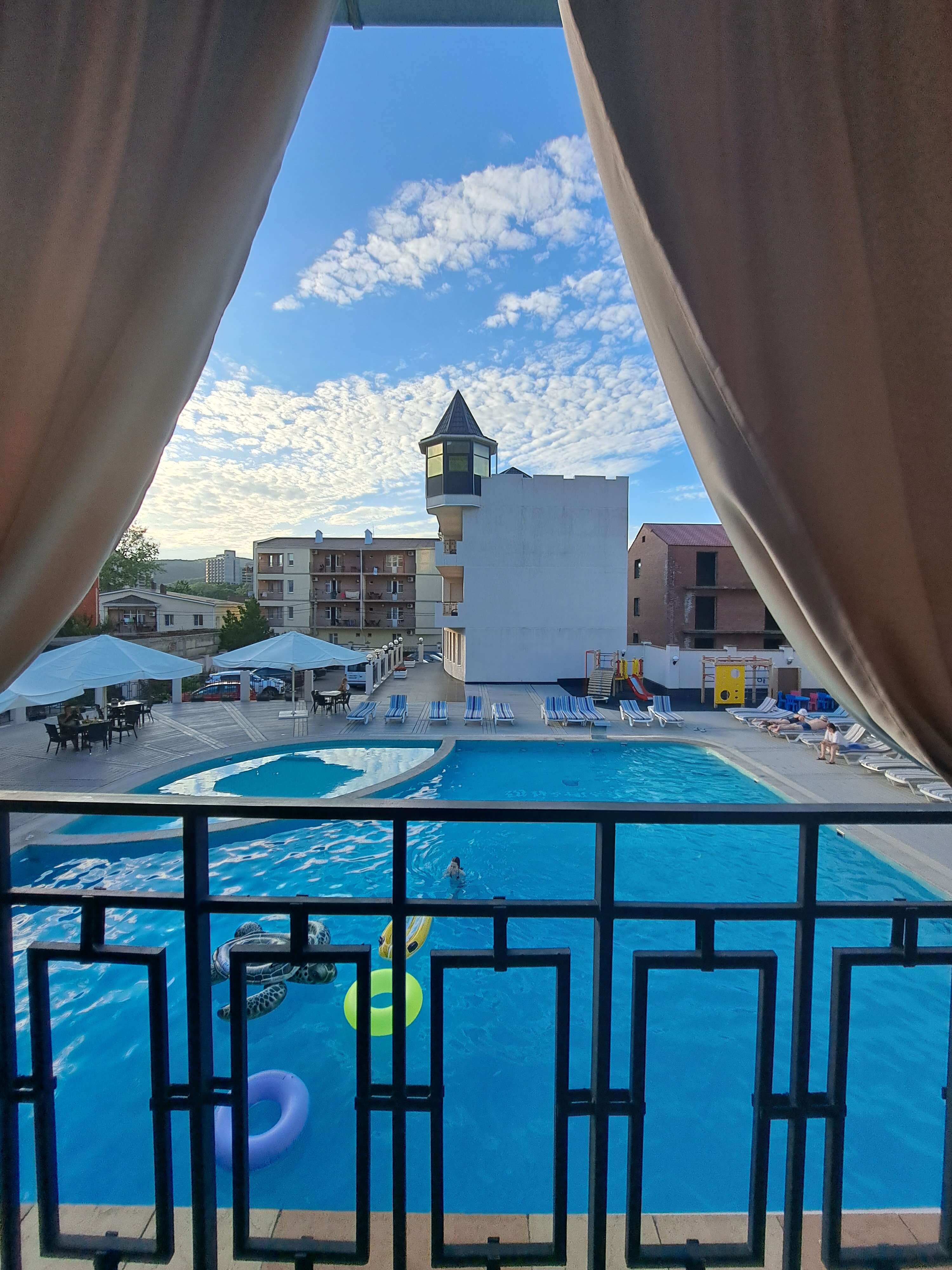 Фото отеля 2