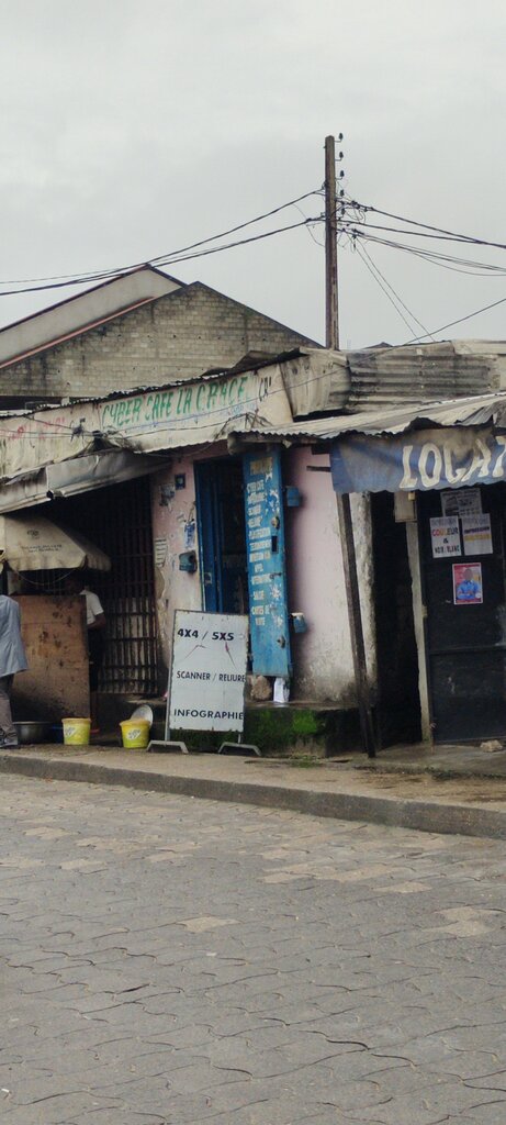Internet cafe Cyber Cafe, Douala, photo