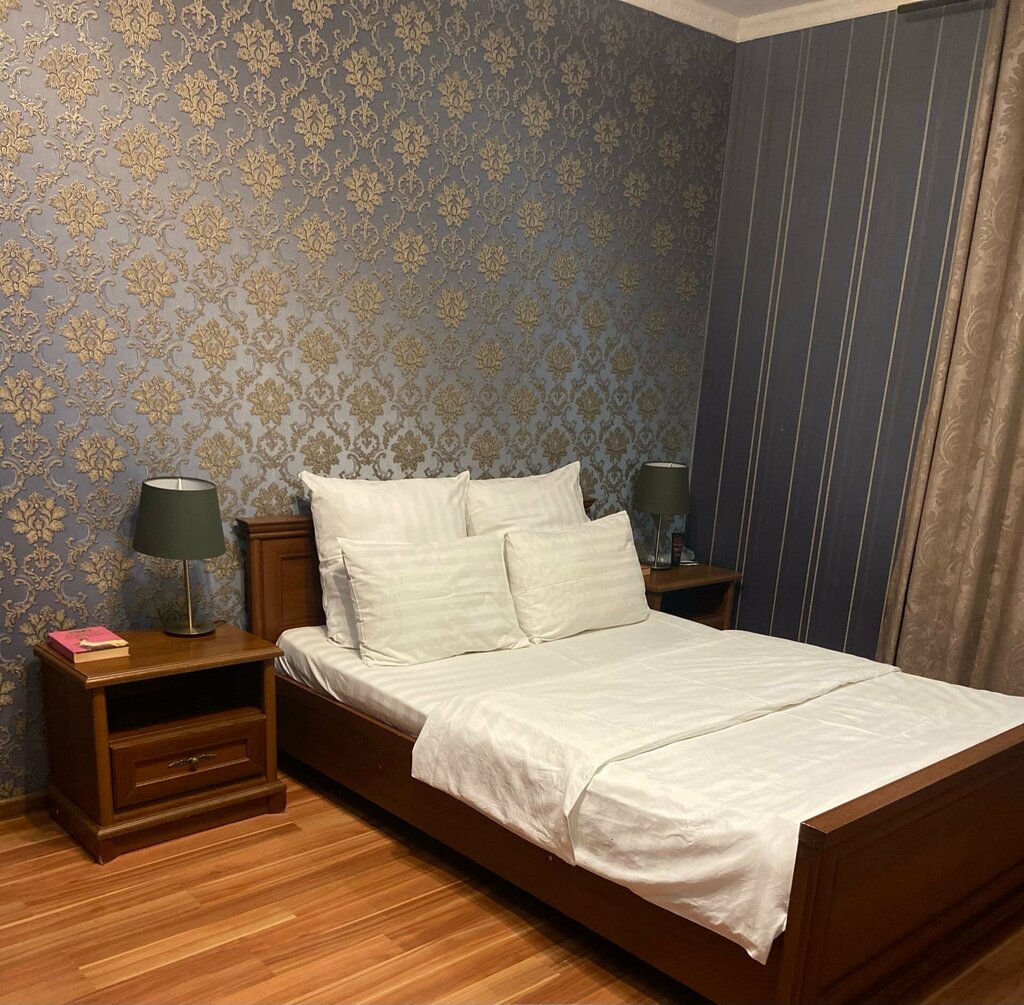 Hotel Hotel July, Lobnja, photo