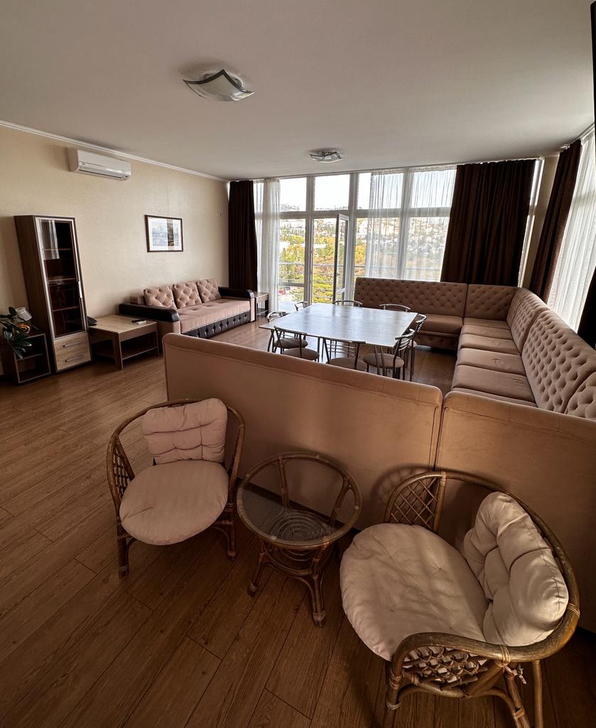 Фото Весёлый Хотэй