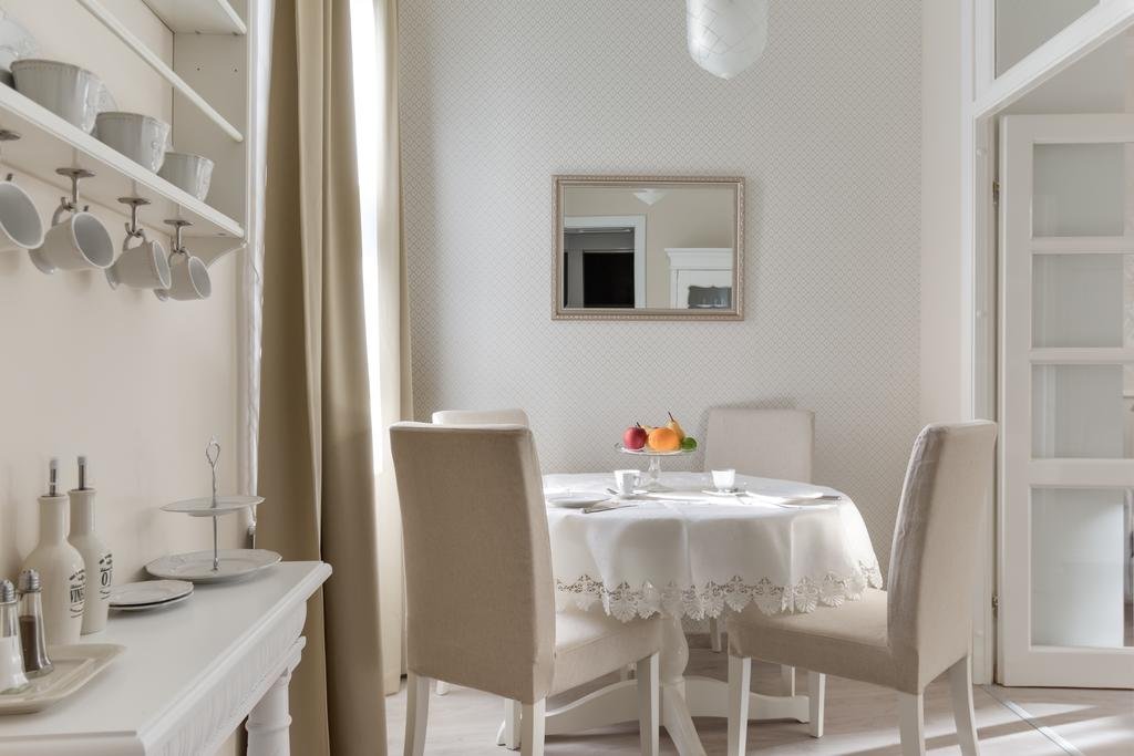 Фото Chestnut Suite - Luxury Home Downtown