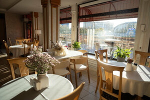 Opera (Sovetskaya Street, 121), cafe