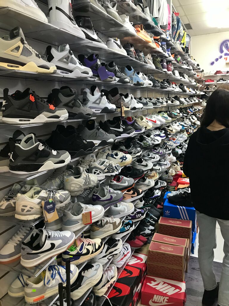 Sports store Фирменные кроссовки, Minsk, photo