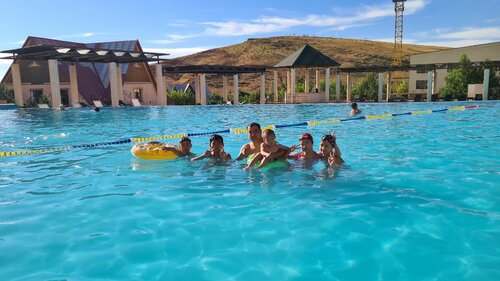 Жалаңаш бразилиялық әйелдер әдемі қисық