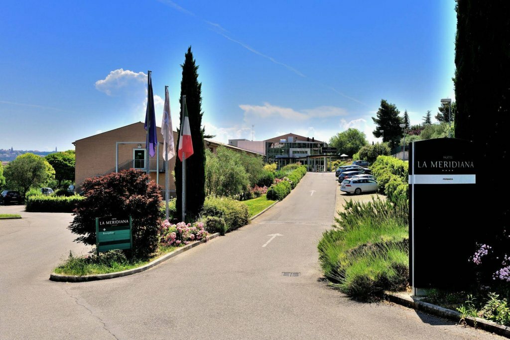 Фото La Meridiana Bleisure Hotel