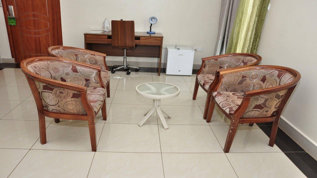 Фото Five to Five Hotel