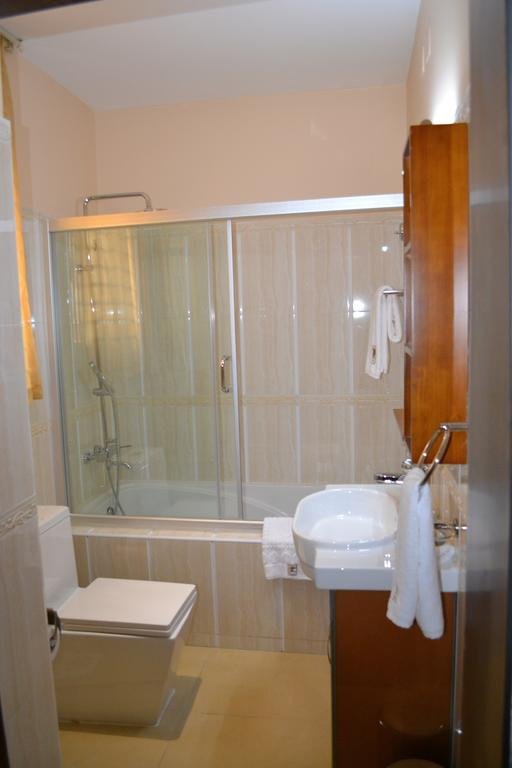 Фото Rohi Apartment Hotel