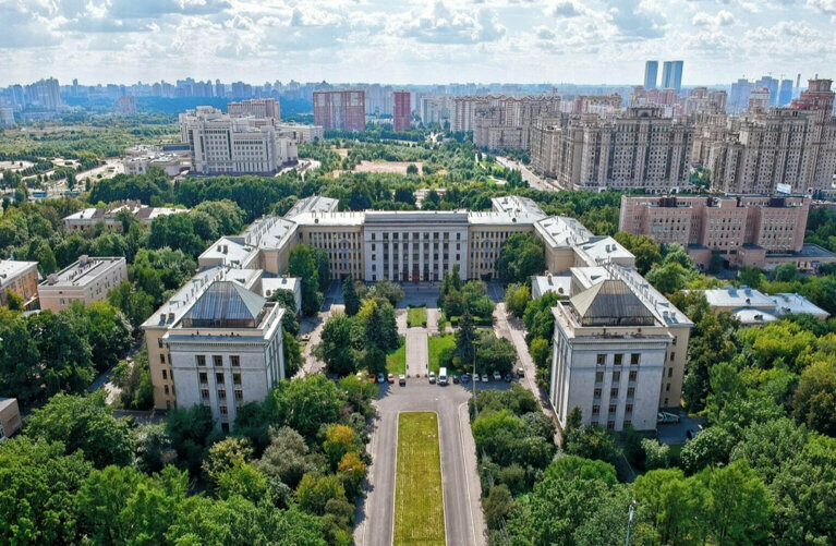 ВУЗ Биолого-почвенный корпус МГУ, Москва, фото