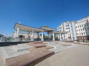 Колоннада (Republic of Buryatia, gorodskoy okrug Ulan-Ude, Sovetskiy District, Lhasaran Linhovoin Theater Square), landmark, attraction