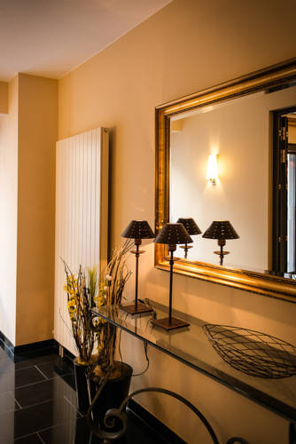 Фото Townhouse Hotel