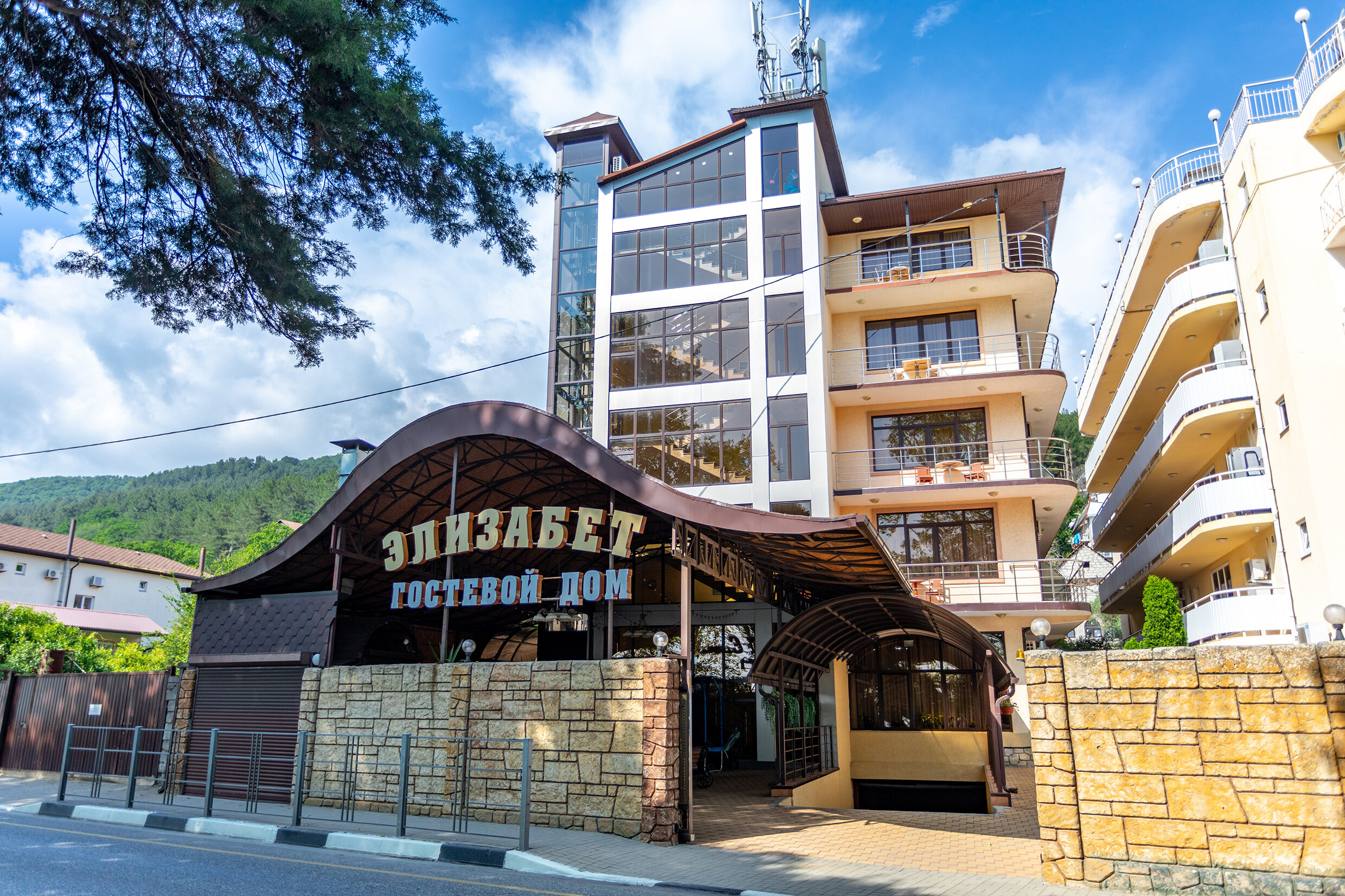 Фото отеля 1