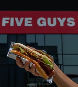 Five Guys (Marina Mall, Marina Village, Abu Dhabi), fast food