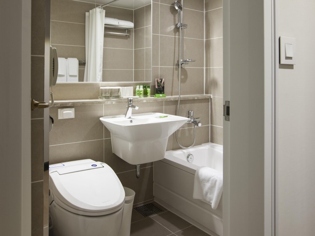 Фото The Grand Hotel Myeongdong