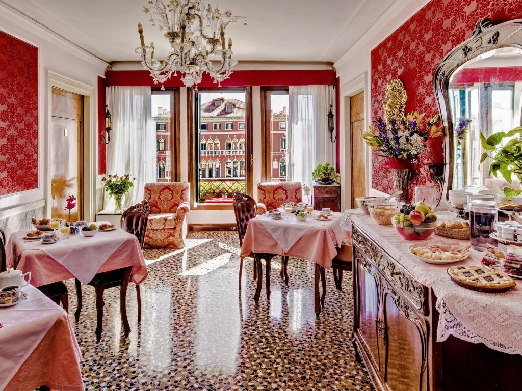 Фото Antica Locanda Sturion - Residenza d'Epoca