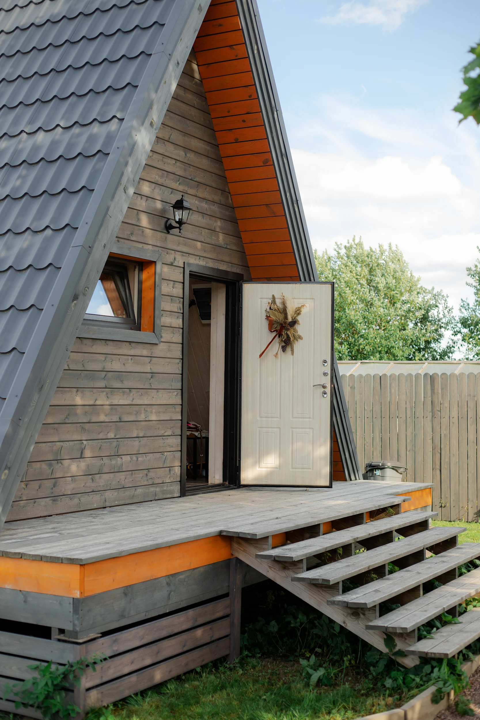 Фото Лиса в шалаше