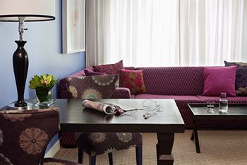 Фото Opus Vancouver