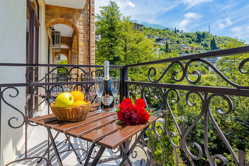 Внешний вид отеля  Амран в Гагре, фото 4