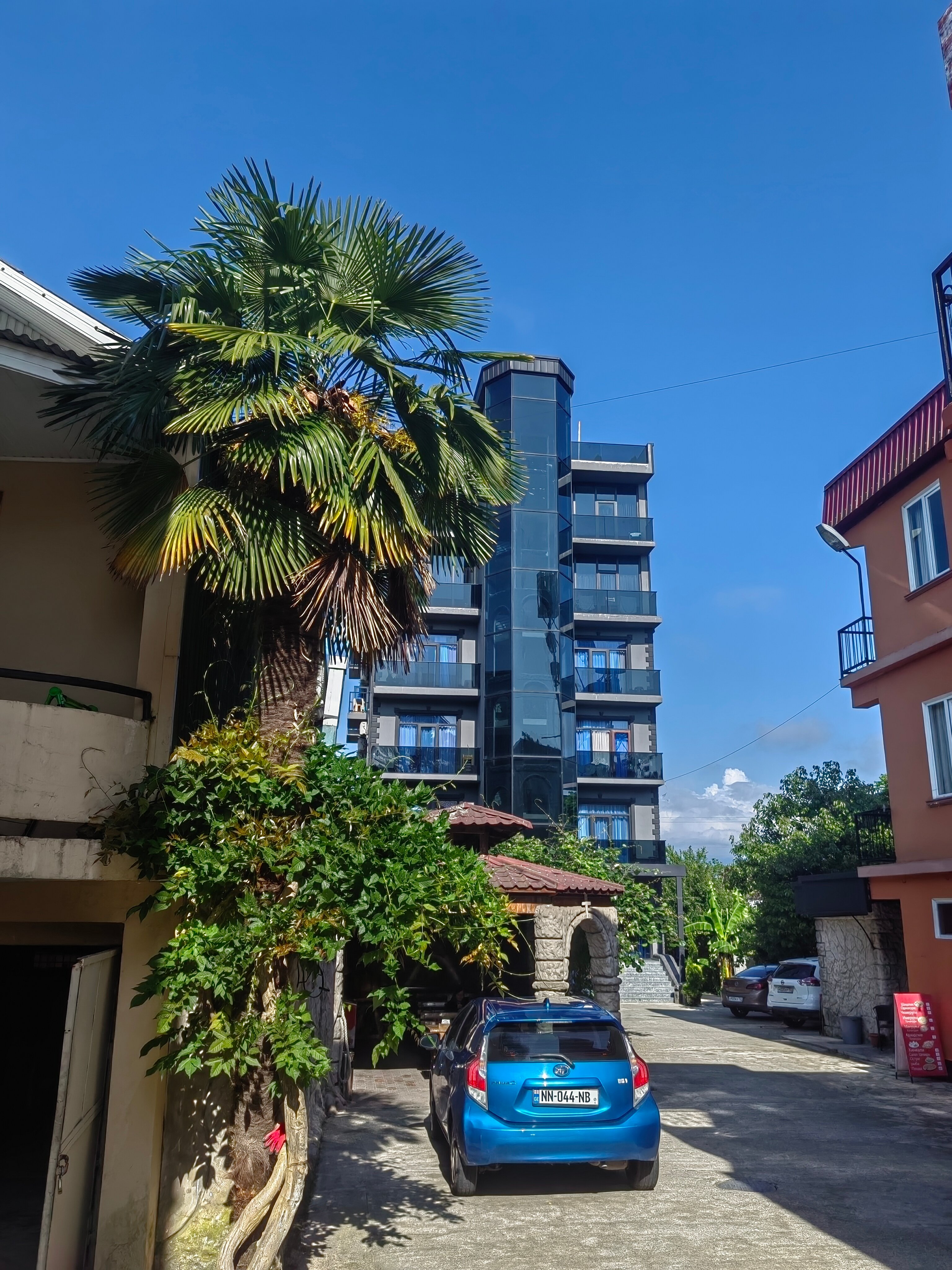 Фото отеля 2