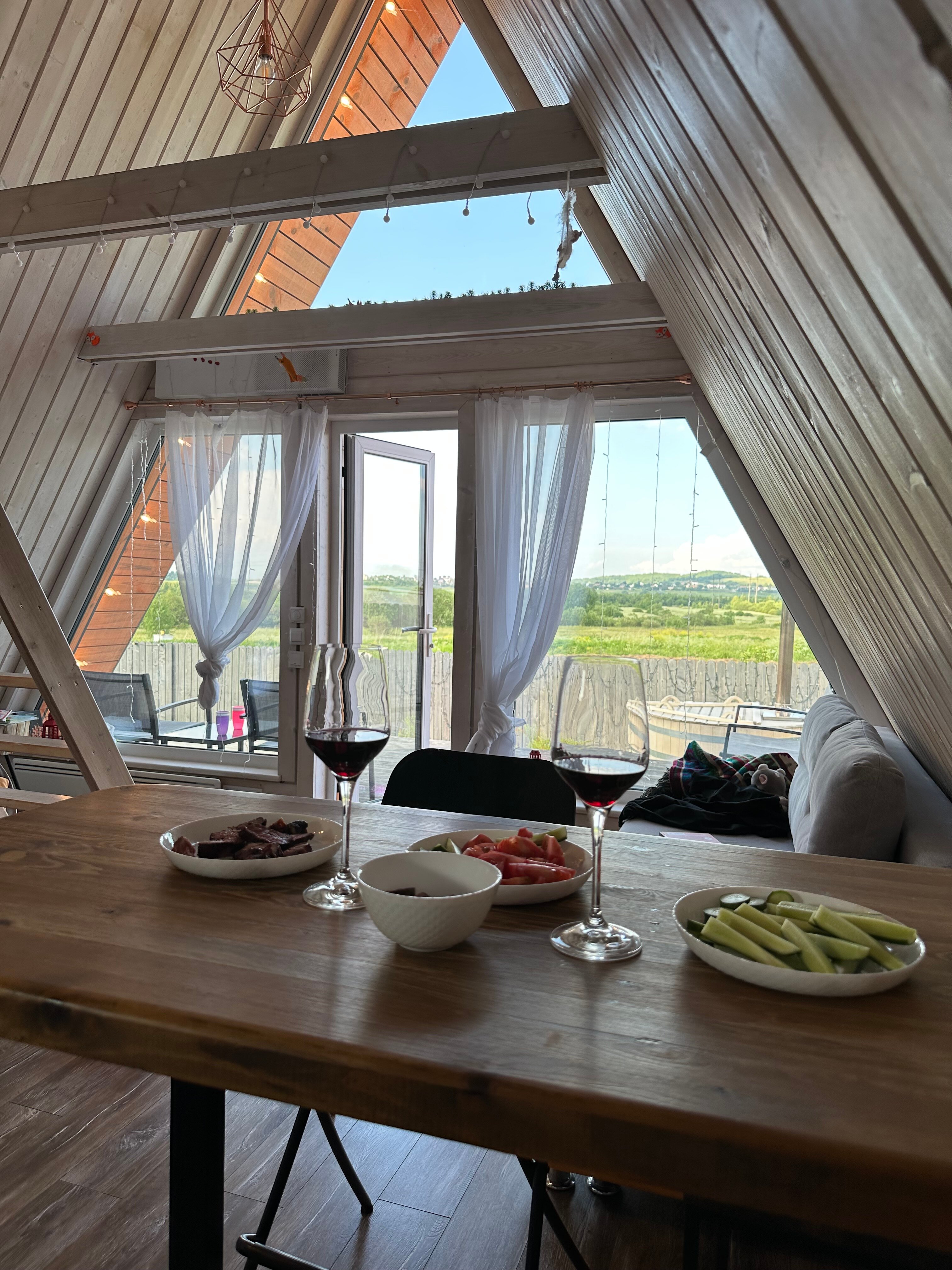 Фото Лиса в шалаше