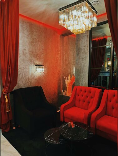 Мега кеудесі бар әйелдер бейнеленген порно