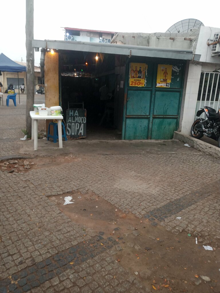 Bar, pub Zen Bar, Loanda, photo